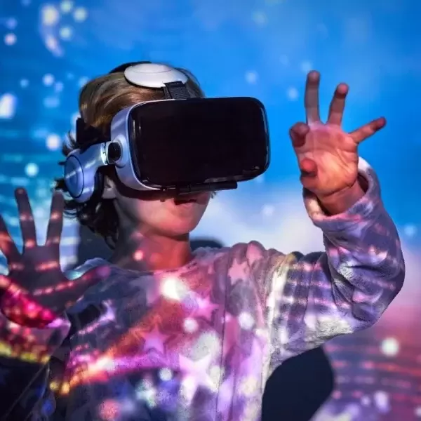 What is Virtual Reality (VR)?
Virtual